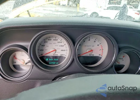 2010 Dodge Challenger Srt-8 z USA, uszkodzony, nr VIN 2B3CJ7DW3AH157053